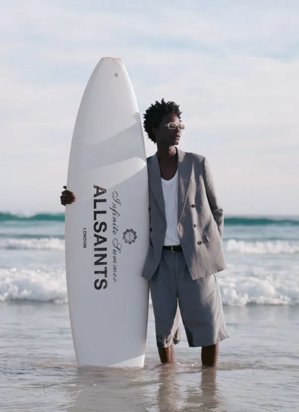 スーツの季節、でも常識はもういらない。
いま着るべきテーラリング、ここに。