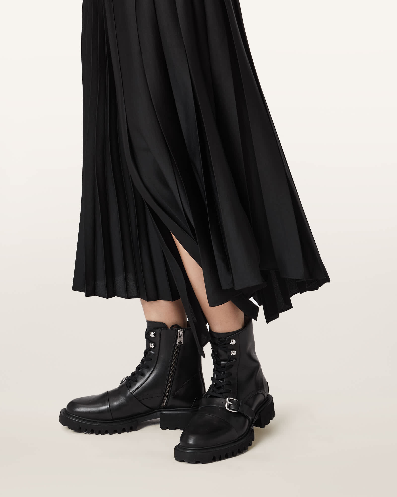 新品ALLSAINTSの黒色のレザーブーツ（モデル名：LUCI40ユニセックス ブーツ＆シューズ | オールセインツ 公式オンラインストア